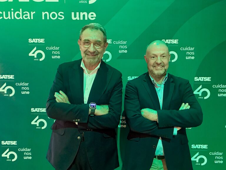 El consejero de Sanidad, Jesús Fernández Sanz, en la gala del 40 aniversario del sindicato SATSE
