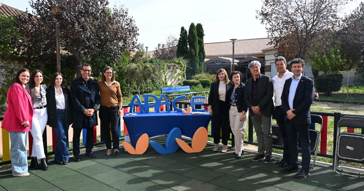 La consejera Portavoz, Esther Padilla, durante su visita al centro de Atención Temprana de Sonseca (Toledo)