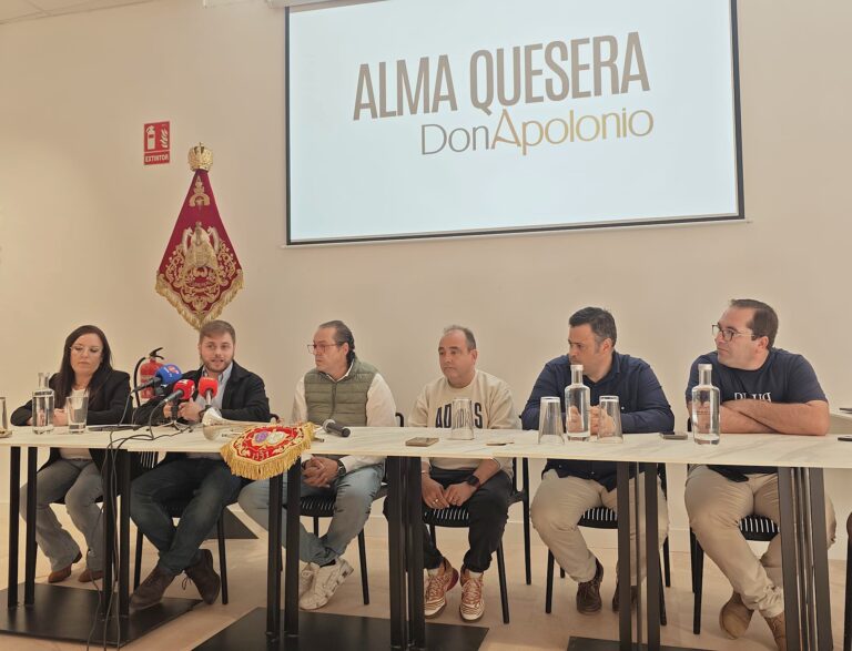 El delegado provincial Miguel Díaz Brazales durante la presentación de la Feria Nacional Cofrade de Ciudad Real